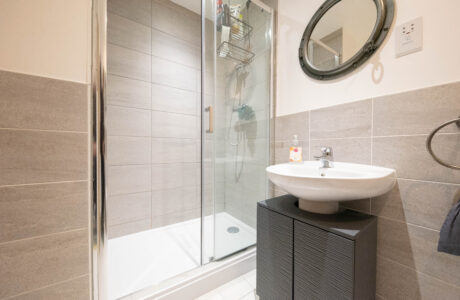 Property Bee - Jubilee Drive, Church Crookham, Hampshire, GU52