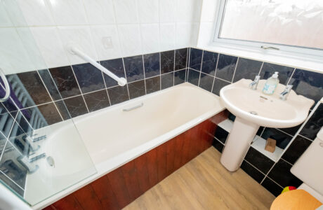 Property Bee - Lawford Crescent, Yateley, Hampshire, GU46