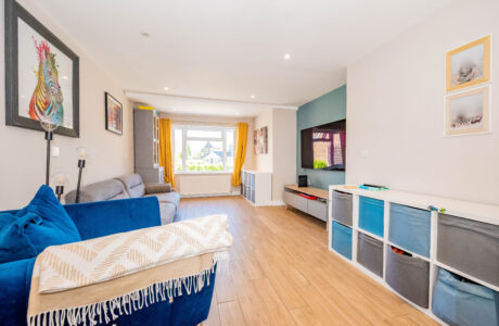 Property Bee - Bramling Avenue, Yateley, Hampshire, GU46