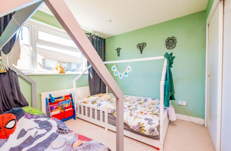 Property Bee - Bramling Avenue, Yateley, Hampshire, GU46
