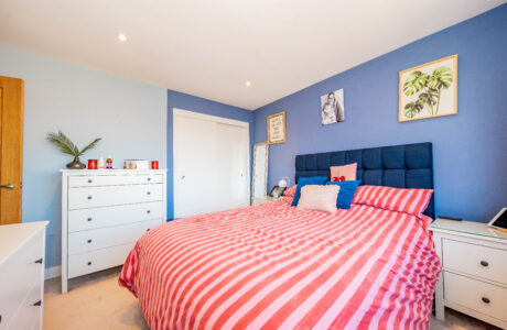 Property Bee - Bramling Avenue, Yateley, Hampshire, GU46