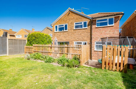 Property Bee - Bramling Avenue, Yateley, Hampshire, GU46