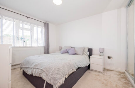 Property Bee - Wordsworth Avenue, Yateley, Hampshire, GU46