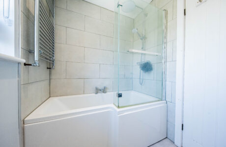 Property Bee - Wordsworth Avenue, Yateley, Hampshire, GU46