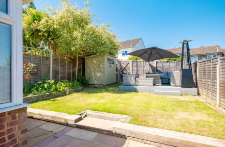 Property Bee - Wordsworth Avenue, Yateley, Hampshire, GU46