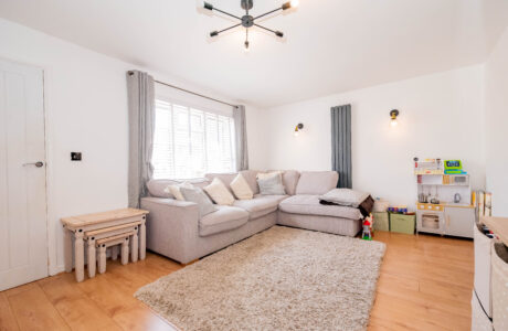 Property Bee - Wordsworth Avenue, Yateley, Hampshire, GU46