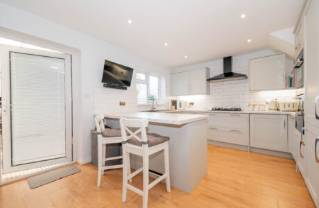 Property Bee - Wordsworth Avenue, Yateley, Hampshire, GU46