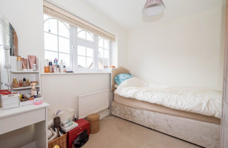 Property Bee - Throgmorton Road, Yateley, Hampshire, GU46