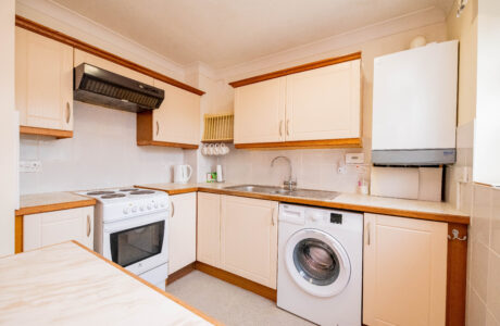 Property Bee - West Fryerne, Yateley, Hampshire, GU46