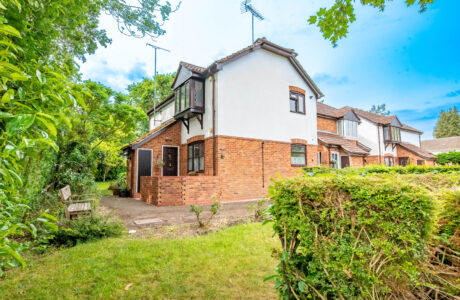 Property Bee - West Fryerne, Yateley, Hampshire, GU46