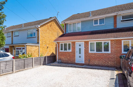 Property Bee - Patten Avenue, Yateley, Hampshire, GU46