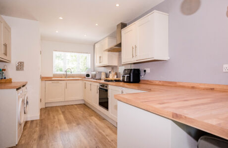 Property Bee - Patten Avenue, Yateley, Hampshire, GU46