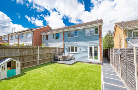 Property Bee - Patten Avenue, Yateley, Hampshire, GU46
