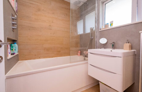 Property Bee - Patten Avenue, Yateley, Hampshire, GU46