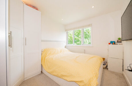 Property Bee - Patten Avenue, Yateley, Hampshire, GU46