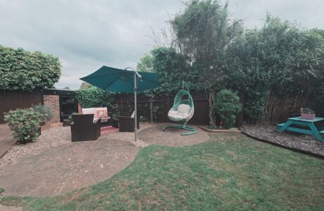 Property Bee - Staplehurst, Bracknell, Berkshire