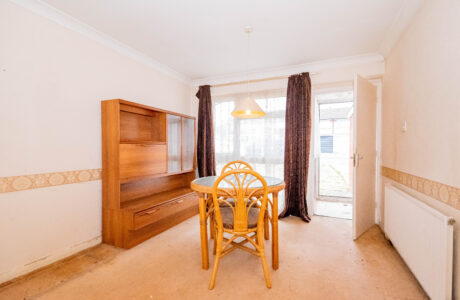 Property Bee - Kingfisher Drive, Yateley, Hampshire, GU46