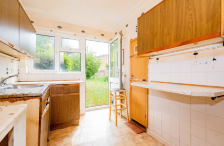 Property Bee - Kingfisher Drive, Yateley, Hampshire, GU46