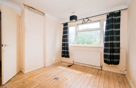 Property Bee - Kingfisher Drive, Yateley, Hampshire, GU46