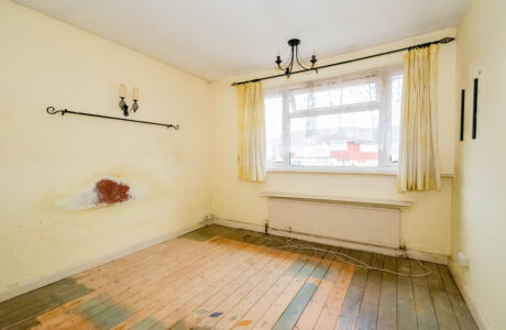 Property Bee - Kingfisher Drive, Yateley, Hampshire, GU46