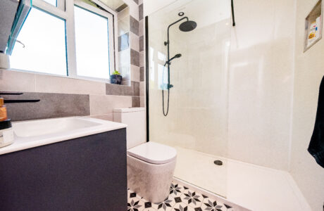 Property Bee - Holbeche Close, Yateley, Hampshire, GU46