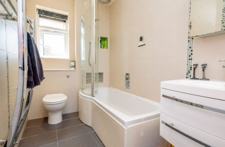 Property Bee - Holbeche Close, Yateley, Hampshire, GU46