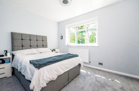 Property Bee - Holbeche Close, Yateley, Hampshire, GU46