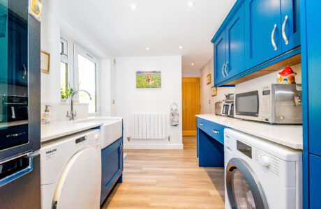 Property Bee - Holbeche Close, Yateley, Hampshire, GU46