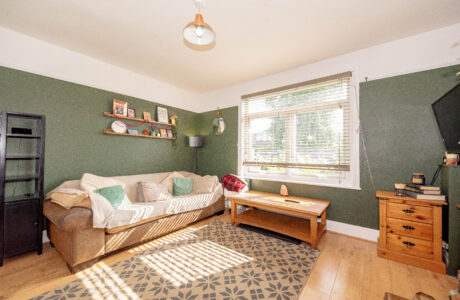 Property Bee - Sherborne Road, Farnborough, Hampshire, GU14