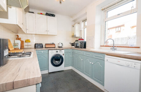 Property Bee - Sherborne Road, Farnborough, Hampshire, GU14