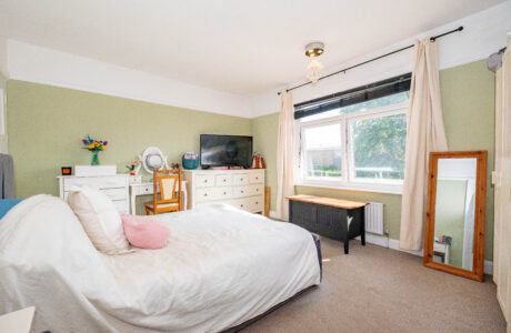 Property Bee - Sherborne Road, Farnborough, Hampshire, GU14