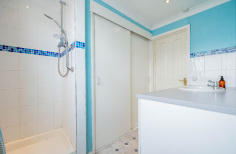 Property Bee - Victoria Drive, Blackwater, Hampshire, GU17