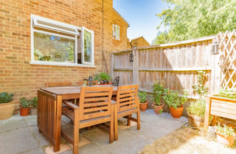 Property Bee - Ilex Close, Yateley, Hampshire, GU46