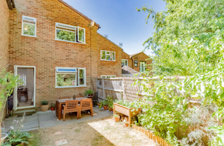Property Bee - Ilex Close, Yateley, Hampshire, GU46