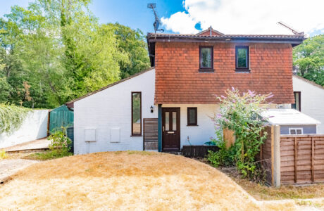 Property Bee - Lawday Place, Folly Hill, Farnham, GU9 0AA
