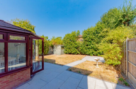 Property Bee - Borderside, Yateley, Hampshire, GU46