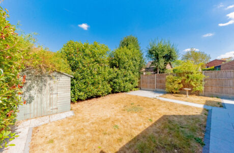 Property Bee - Borderside, Yateley, Hampshire, GU46