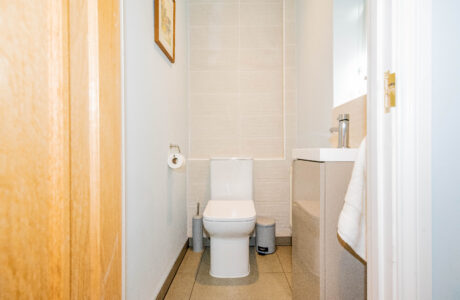 Property Bee - Borderside, Yateley, Hampshire, GU46