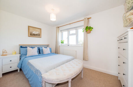 Property Bee - Borderside, Yateley, Hampshire, GU46