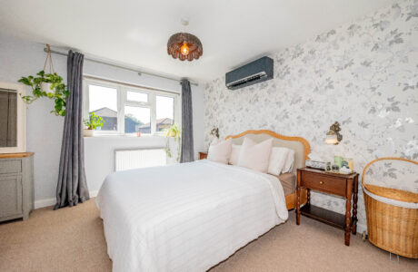 Property Bee - Borderside, Yateley, Hampshire, GU46