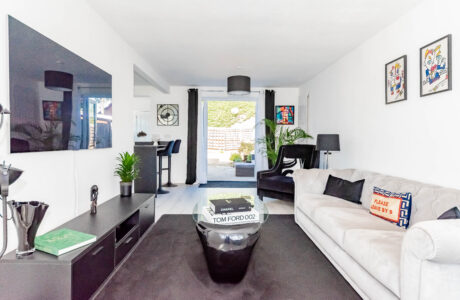 Property Bee - Hatherwood, Yateley, Hampshire, GU46