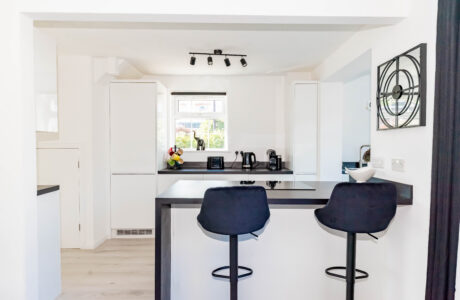 Property Bee - Hatherwood, Yateley, Hampshire, GU46