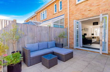 Property Bee - Hatherwood, Yateley, Hampshire, GU46