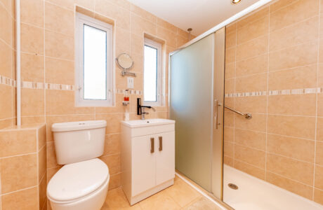 Property Bee - Hatherwood, Yateley, Hampshire, GU46