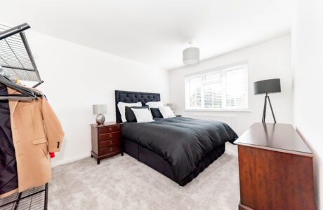 Property Bee - Hatherwood, Yateley, Hampshire, GU46