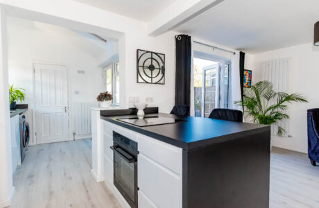 Property Bee - Hatherwood, Yateley, Hampshire, GU46