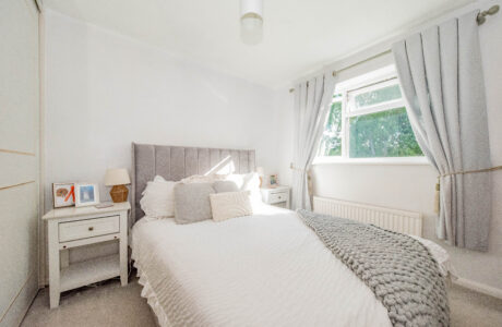 Property Bee - Ilex Close, Yateley, Hampshire, GU46