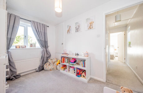 Property Bee - Ilex Close, Yateley, Hampshire, GU46