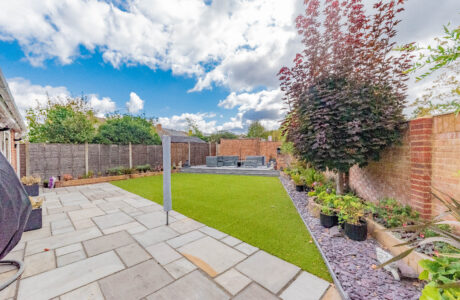 Property Bee - Turnstone End, Yateley, Hampshire, GU46