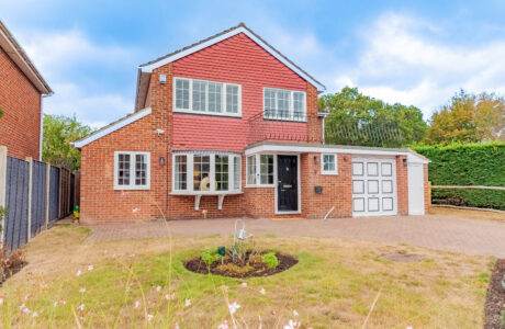 Property Bee - Turnstone End, Yateley, Hampshire, GU46